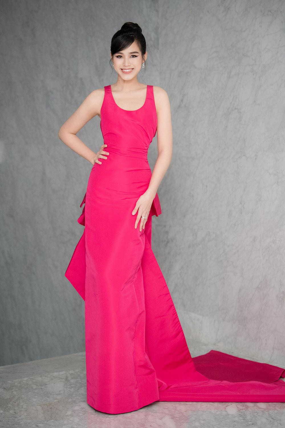 Mới đây, Hoa hậu Đỗ Thị Hà xuất hiện lộng lẫy và xinh đẹp tại sự kiện kỷ niệm 25 năm của kênh VTV3.