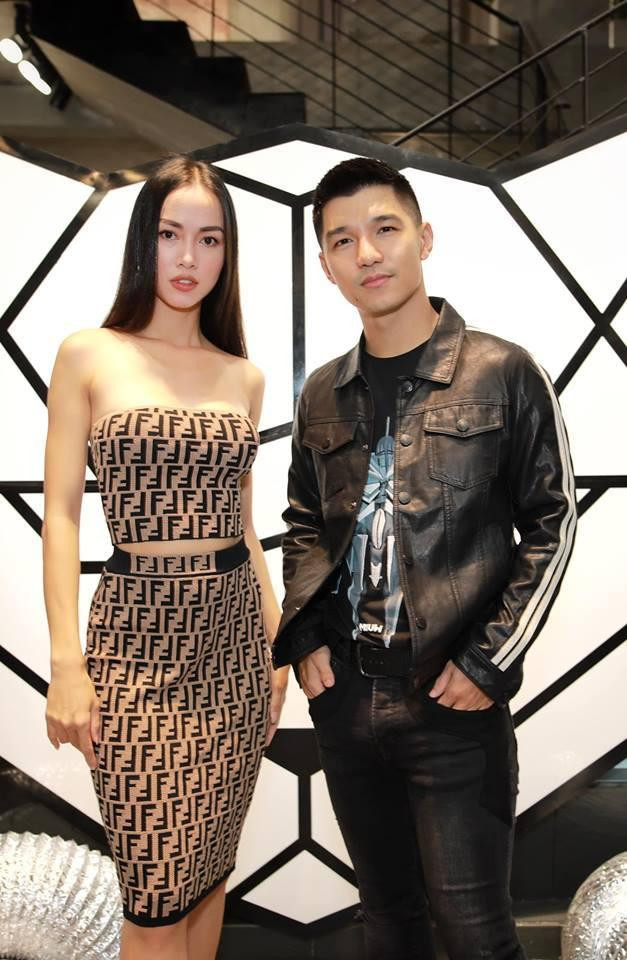 Sau khi ra mắt phim, Vũ Ngọc Anh và Cường Seven dính nhau như hình với bóng tại các sự kiện ra mắt phim, làm dấy lên tin đồn 'phim giả tình thật'.