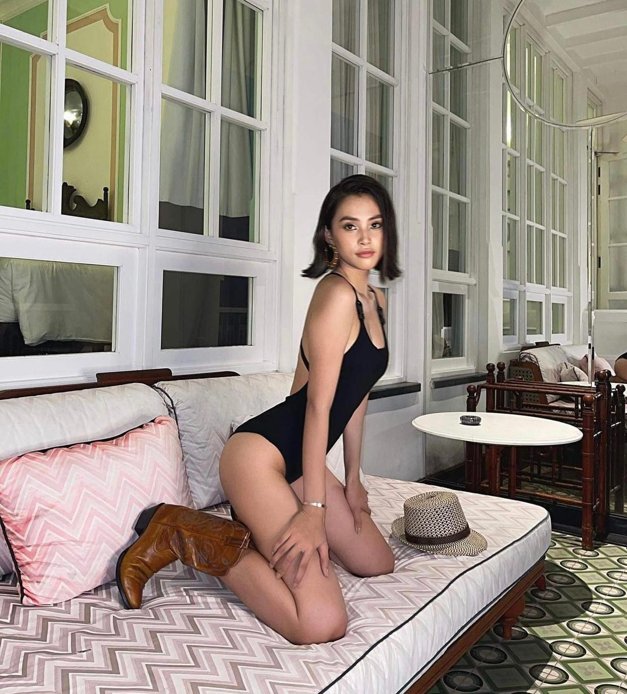 Nàng hậu sinh năm 2000 ngày càng hướng tới phong cách thời trang nóng bỏng và táo bạo. Nàng hậu sinh năm 2000 ngày càng hướng tới phong cách thời trang nóng bỏng và táo bạo.