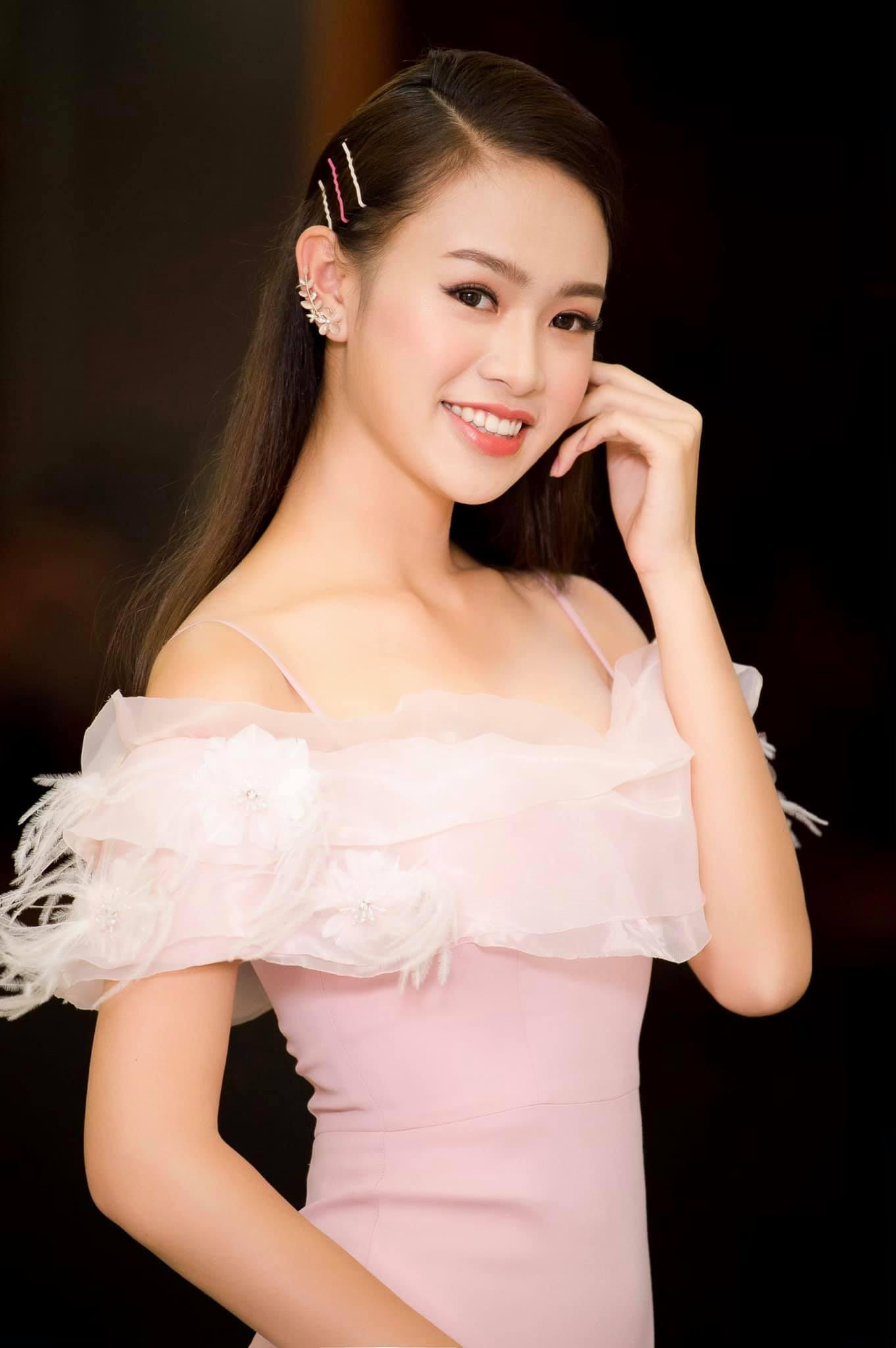 Trước đó người đẹp cũng từng giành giải Nhất sinh viên nghiên cứu khoa học cấp Trường - ĐH Ngoại Thương 2017; Giải Nhất sinh viên nghiên cứu khoa học cấp Bộ 2017; Giành học bổng khuyến khích học tập của nhà trường, học bổng của doanh nghiệp cho sinh viên xuất sắc có hoạt động ngoại khoá nổi bật. Đặc biệt, Ngọc Vân cũng từng vinh dự nhận giải thưởng KOVA vinh danh những sinh viên học tập xuất sắc và có thành tích cao trong nghiên cứu khoa học vào năm 2018. Sau rất nhiều thành tích ấn tượng đã đạt được, hiện tại Ngọc Vân chọn con đường trở thành giảng viên tại Đại học Ngoại thương Hà Nội đồng thời đang theo học cao học chuyên ngành Quản lý Kinh tế. Trước đó trong năm 2020 người đẹp có dự định du học để tu nghiệp tuy nhiên do dịch bệnh COVID-19 nên cô đã tạm thời gác lại.