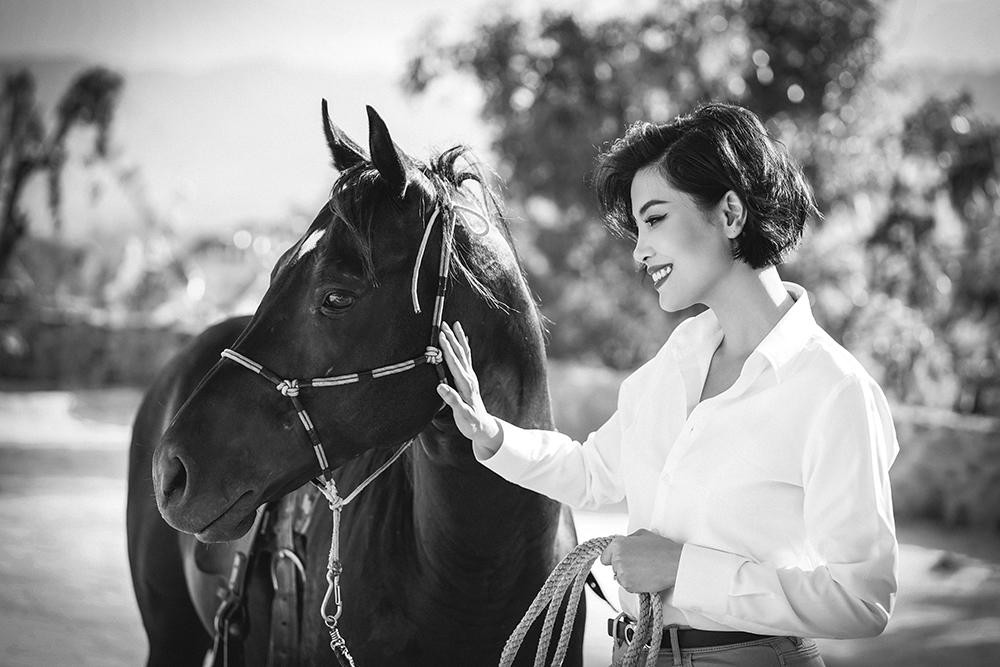 Người đẹp hiện đang có cuộc sống gia đình viên mãn và công việc kinh doanh đáng mơ ước. Người đẹp hiện đang có cuộc sống gia đình viên mãn và công việc kinh doanh đáng mơ ước.