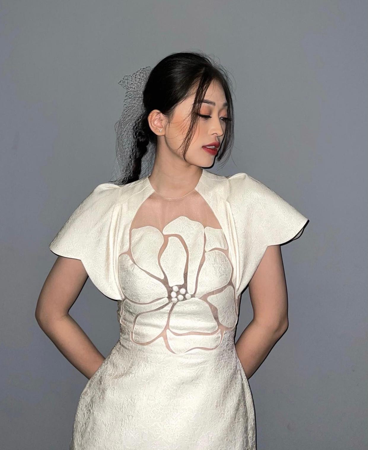 Nàng Á hậu Việt Nam 2018 rất phù hợp với phong cách tiểu thư sang chảnh, quyến rũ.