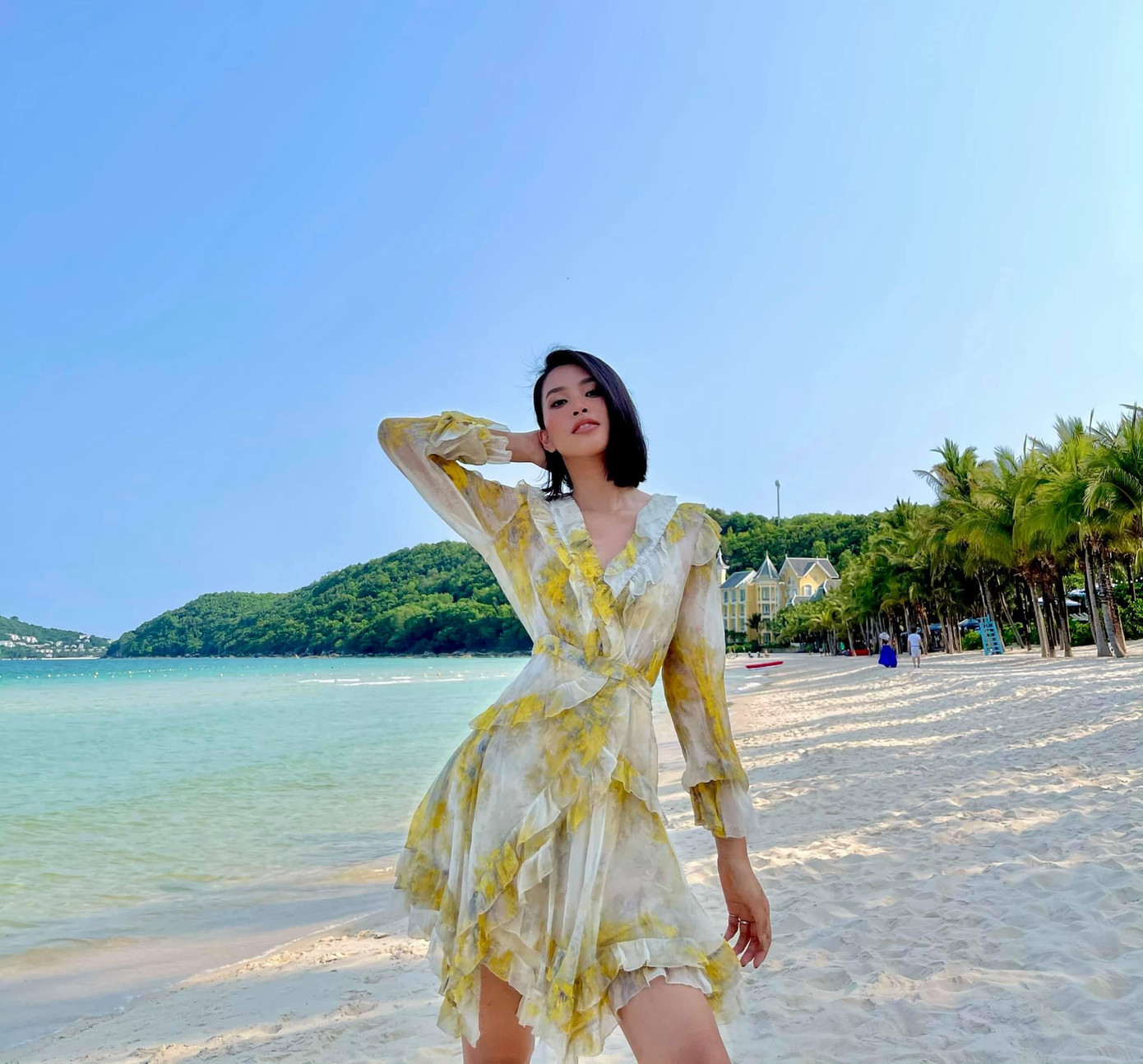 Nhan sắc ngày càng xinh đẹp và quyến rũ của nàng hậu sinh năm 2000 nhận được nhiều lời khen ngợi của các fans.