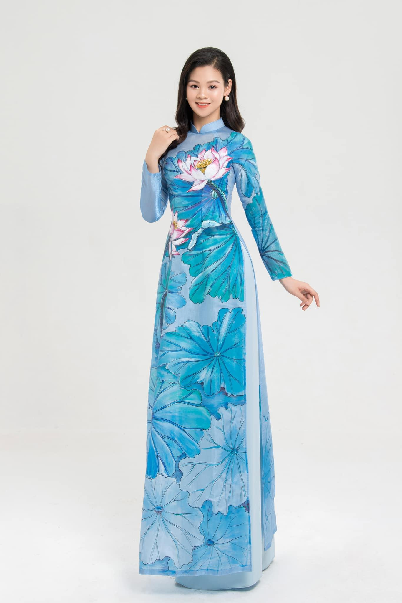 Thời điểm cân nặng cao nhất của Minh Thư là 65kg và cho đến thời điểm nộp hồ sơ dự thi HHVN 2020 thì chỉ số cân nặng của cô là 49kg. Người đẹp cho biết, 1 tuần cô tập thể dục từ 5-6 buổi, mỗi buổi kéo dài từ 1-2 tiếng đồng hồ.