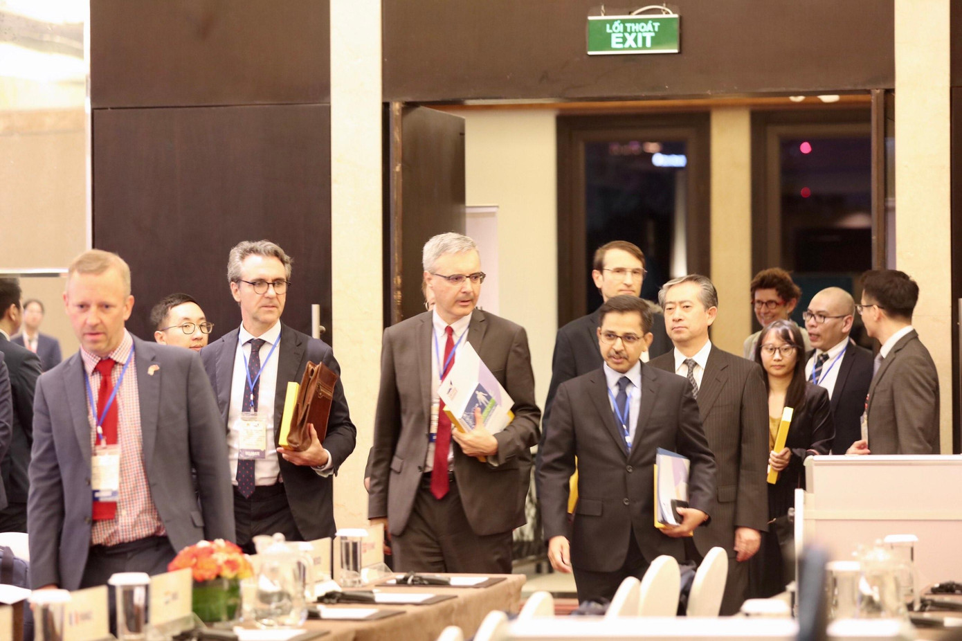 Đại diện các quốc gia và tổ chức tại Hà Nội tham dự phiên thảo luận. (Ảnh: Như Ý)