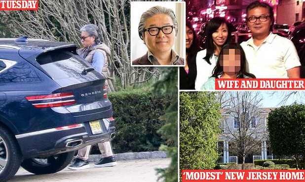 Bill Hwang cùng vợ và con gái (ảnh nhỏ góc phải trên, và ngôi nhà ở New Jersey (góc phải dưới) và chiếc xe thường dùng (trái). (Ảnh: Daily Mail) Bill Hwang cùng vợ và con gái (ảnh nhỏ góc phải trên, và ngôi nhà ở New Jersey (góc phải dưới) và chiếc xe thường dùng (trái). (Ảnh: Daily Mail)