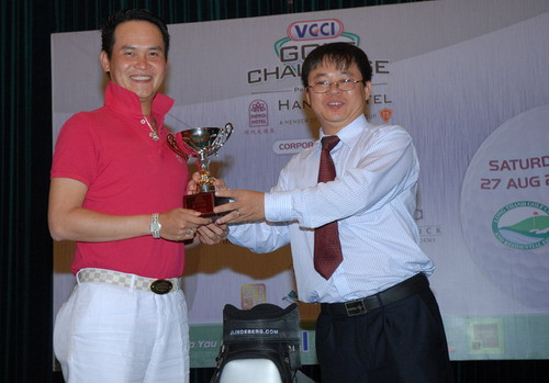 Doanh nhân đam mê thể thao 