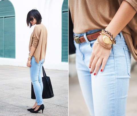  Đôi khi chỉ cần áo dệt kim cùng quần jeans xanh nhạt và những chiếc vòng tay cùng tông màu cũng tạo nên sự khác biệt