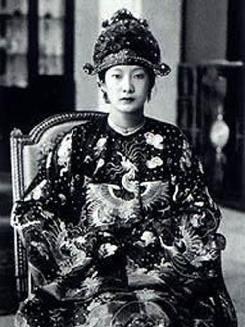 Vì sao Nam Phương Hoàng hậu khiến vua chấp nhận chỉ “một vợ, một chồng“? ảnh 2