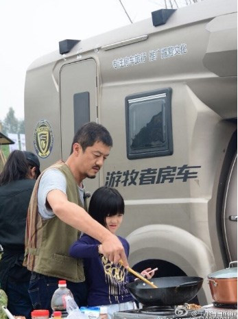 Hai “ông bố quốc dân” chăm con bệnh tật khiến ai cũng nghẹn ngào ảnh 5