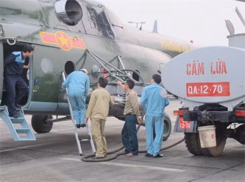 Đảm bảo kỹ thuật, hậu cần cho nhiệm vụ bay 