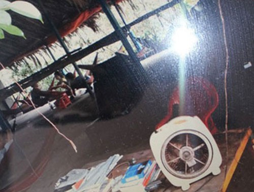 Một góc chòi “tình nhân” trong khuôn viên quán Vườn Tràm. Bài viết: http://news.zing.vn/Teen-tron-hoc-di-choi-tinh-nhan-post354904.html#home_cate.tinmoi Nguồn Zing News 