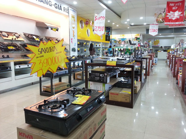 Thị trường điện máy tháng cô hồn. (ảnh minh họa: SGTT)