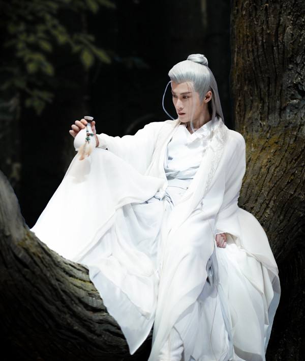 Hiện Đàn Kiện Thứ đang trở thành 'hot search' phủ sóng khắp các phương tiện truyền thông, mạng xã hội. Số lượng người theo dõi Đàn Kiện Thứ trên weibo tăng trưởng đột biến, từ 12 triệu lên 14 triệu sau khi Trường tương tư phát sóng. Hiện Đàn Kiện Thứ đang trở thành 'hot search' phủ sóng khắp các phương tiện truyền thông, mạng xã hội. Số lượng người theo dõi Đàn Kiện Thứ trên weibo tăng trưởng đột biến, từ 12 triệu lên 14 triệu sau khi Trường tương tư phát sóng.