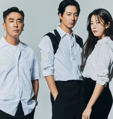 Không chỉ 'phủ sóng' Bắc Mỹ, Moving đang bay cao hớp hồn khán giả châu Á. Và 3 tập cuối trong tổng số 20 tập sẽ được phát sóng vào ngày 20/9. Sự chú ý tập trung vào việc cha mẹ có siêu năng lực sẽ đối đầu như thế nào với các thế lực đe dọa con cái họ, những người cũng được thừa hưởng siêu năng lực.