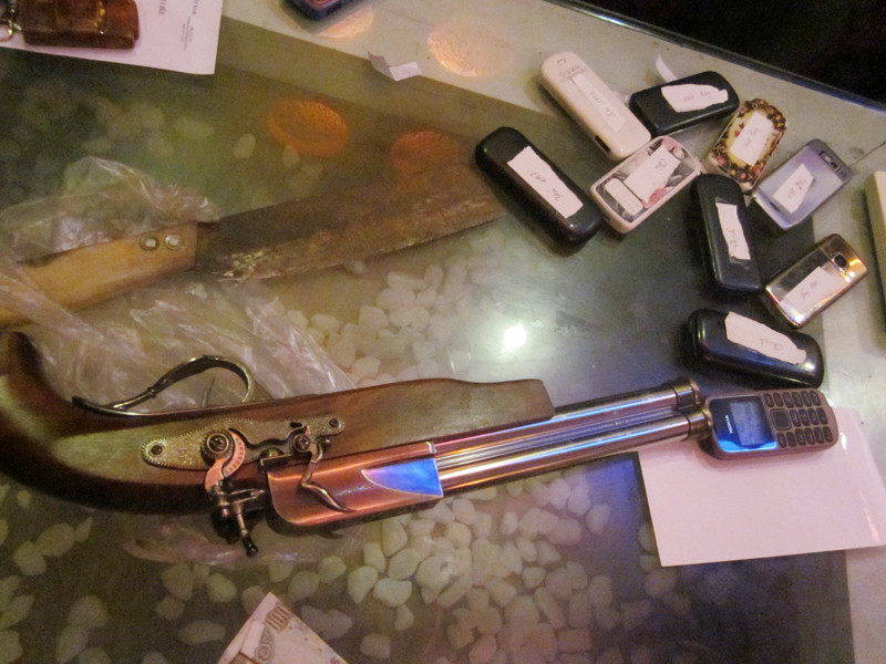 Tang vật bị thu giữ tại hiện trường. Ảnh: Tuấn Nguyễn. Tang vật bị thu giữ tại hiện trường. Ảnh: Tuấn Nguyễn