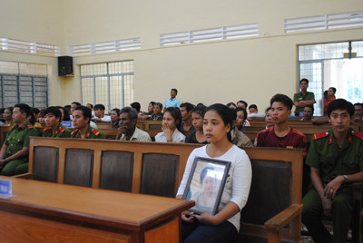 Kẻ xâm hại tình dục khiến bé lớp 5 tự tử hầu tòa ảnh 1