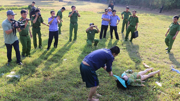 Thực nghiệm điều tra vụ án giết hiếp cô gái chăn dê ở An Giang ảnh 2