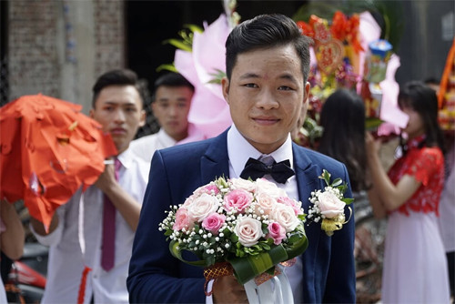 Cô dâu 62 tuổi lên xe hoa với chú rể 26 tuổi ở Cao Bằng ảnh 2