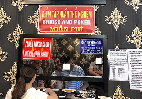Sòng Poker ăn tiền ở Sài Gòn bị cảnh sát đột kích ảnh 1