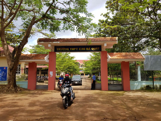 Học sinh dẫn người vào trường đánh thầy giáo gãy xương mũi ảnh 1