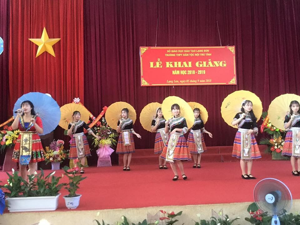 Gần 24 triệu học sinh, sinh viên hân hoan khai giảng năm học mới ảnh 19