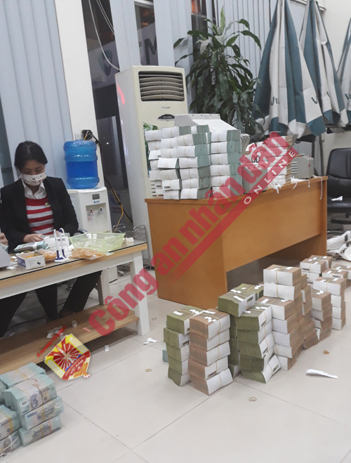 Cận cảnh 'kho tiền' khổng lồ thu được trong đường dây đánh bạc ngàn tỷ ảnh 10