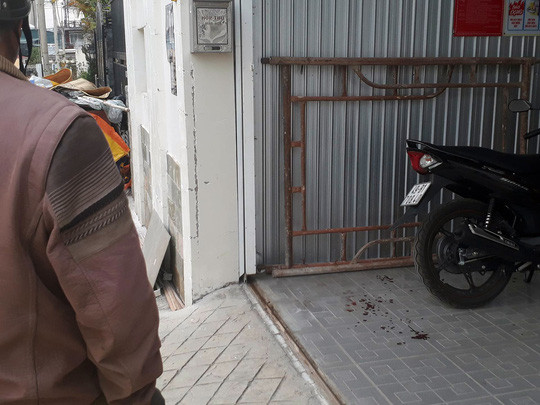 Phát hiện 'kho vũ khí' cạnh nhà 2 nạn nhân vụ nổ súng tại Đà Lạt ảnh 1