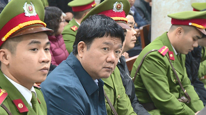 Dẫn giải ông Thăng và đồng phạm đến tòa trong ngày tuyên án ảnh 22 Dẫn giải ông Thăng và đồng phạm đến tòa trong ngày tuyên án ảnh 22