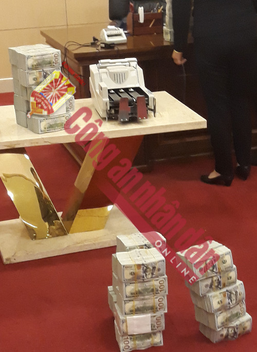 Cận cảnh 'kho tiền' khổng lồ thu được trong đường dây đánh bạc ngàn tỷ ảnh 8