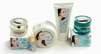 Bị đình chỉ kinh doanh, mỹ phẩm Phi Thanh Vân vẫn bán công khai ảnh 4