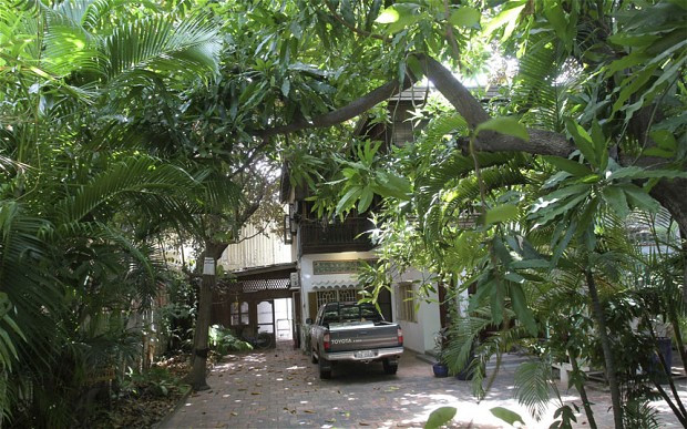 Bên ngoài căn nhà của kiến trúc sư người Pháp tại Phnom Penh, Campuchia