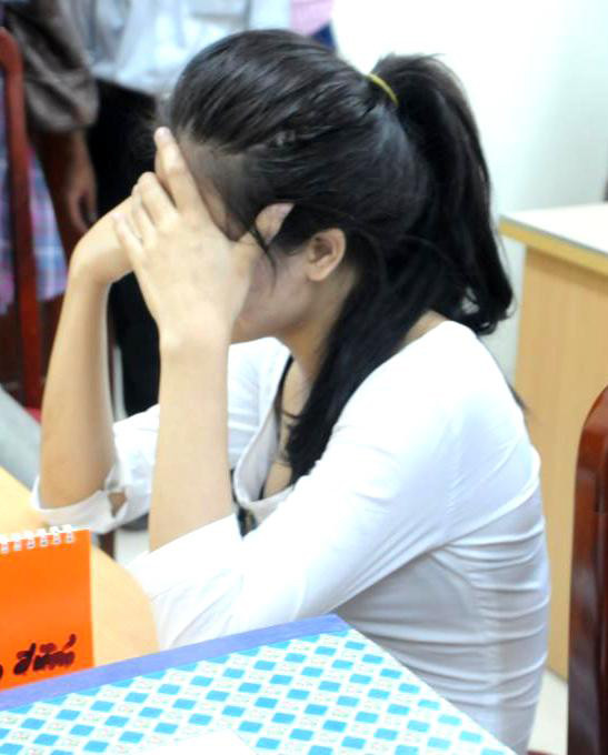 Một sinh viên "xịn" hành nghề gái gọi bị bắt quả tang. Một sinh viên