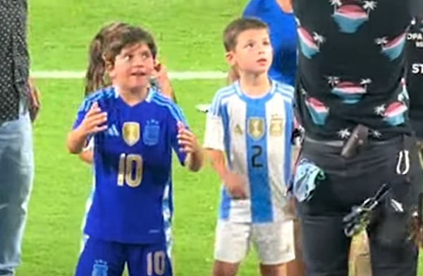 "Chơi kiểu gì đây không biết?!". Ảnh: Seven Masters. "Chơi kiểu gì đây không biết?!". Ảnh: Seven Masters.