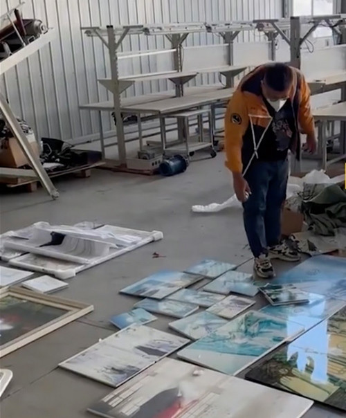 Ảnh cưới được gửi đến từ khắp các tỉnh thành của Trung Quốc. Ảnh: Weibo. Ảnh cưới được gửi đến từ khắp các tỉnh thành của Trung Quốc. Ảnh: Weibo.