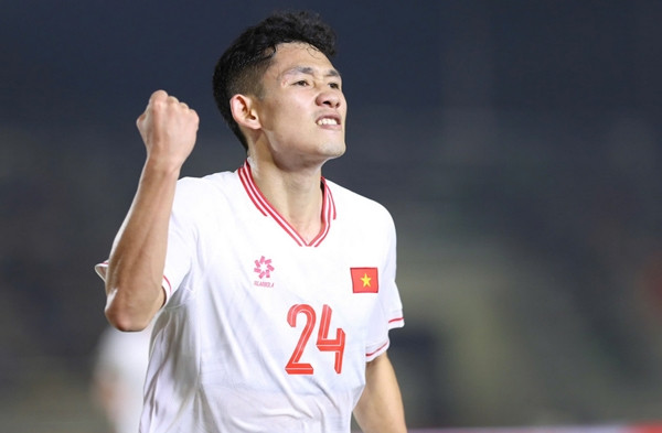 Hai Long ghi bàn mở tỷ số cho ĐT Việt Nam. Ảnh: VFF.