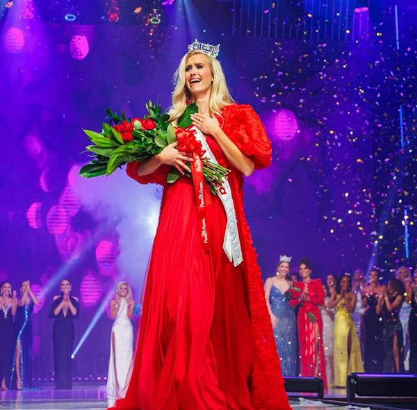 Marsh lúc đăng quang. Ảnh: Instagram.