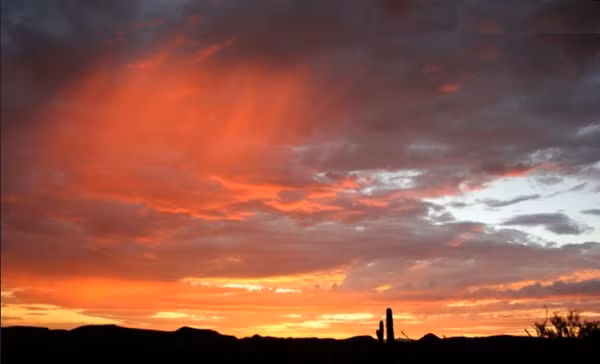 Mây trông như lửa ở Mỹ. Ảnh: Sky Lights.