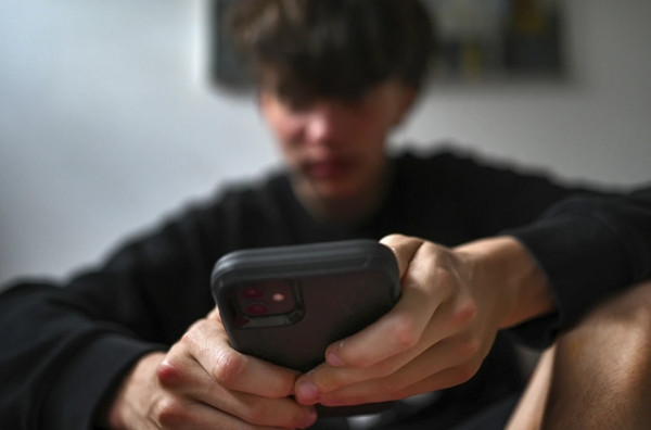 Úc yêu cầu các nền tảng mạng xã hội phải tự có cách cấm người dưới 16 tuổi mở tài khoản. Ảnh: Dean Lewins/ AAP Image via AP. Úc yêu cầu các nền tảng mạng xã hội phải tự có cách cấm người dưới 16 tuổi mở tài khoản. Ảnh: Dean Lewins/ AAP Image via AP.