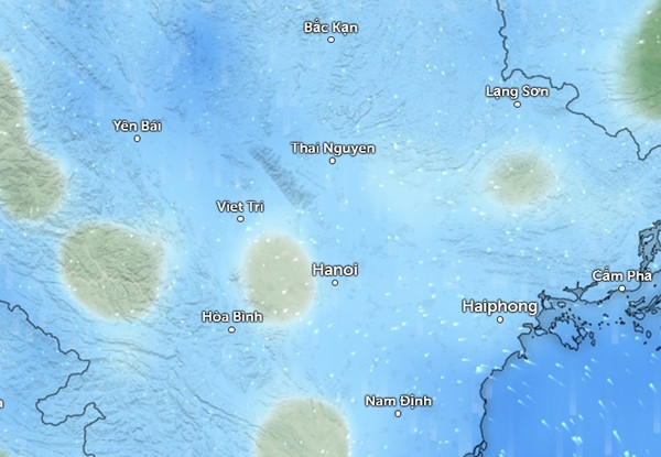Dự báo mưa ở một số tỉnh thành miền Bắc vào sáng mai, 19/7. Những vùng màu xanh da trời là mưa nhỏ đến vừa. Ảnh: Zoom Earth, OpenStreetMap.