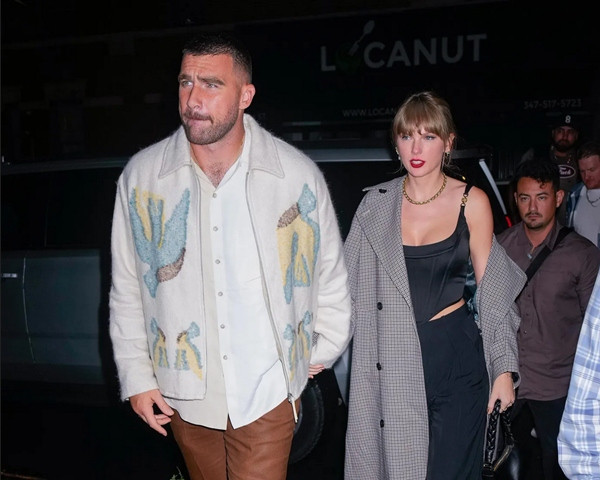 Taylor Swift và Travis Kelce. Ảnh: Gotham/ GC Images. Taylor Swift và Travis Kelce. Ảnh: Gotham/ GC Images.