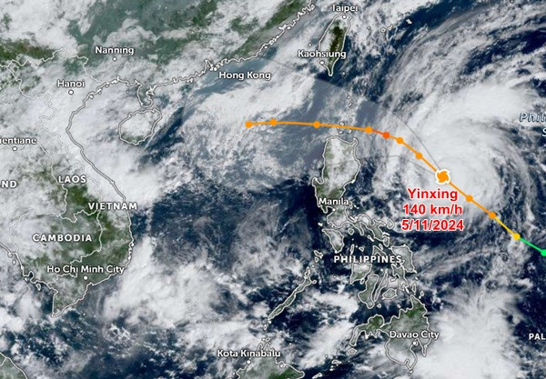 Vị trí hiện tại và đường đi dự báo của bão Yinxing, theo JTWC. Ảnh: Zoom Earth, JMA, JTWC.