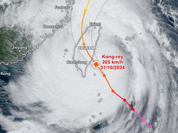 Bão Kong-rey đã đến rất gần Đài Loan (Trung Quốc). Ảnh: Zoom Earth, JMA, JTWC.