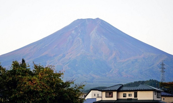Năm 2024 lập kỷ lục là núi Phú Sĩ có tuyết muộn nhất trong lịch sử ghi nhận dữ liệu suốt 130 năm. Ảnh: The Japan News/ Asia News Network. Năm 2024 lập kỷ lục là núi Phú Sĩ có tuyết muộn nhất trong lịch sử ghi nhận dữ liệu suốt 130 năm. Ảnh: The Japan News/ Asia News Network.