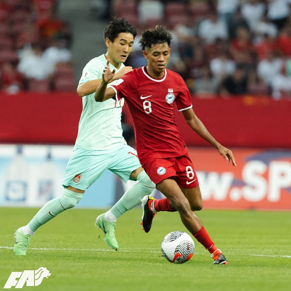 ĐT Singapore dù sao vẫn đang đứng cuối bảng C nhưng trận hòa với ĐT Trung Quốc khiến họ rất vui mừng. Ảnh: FAS. ĐT Singapore dù sao vẫn đang đứng cuối bảng C nhưng trận hòa với ĐT Trung Quốc khiến họ rất vui mừng. Ảnh: FAS.