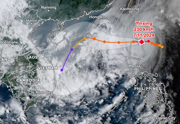 Vị trí hiện tại và đường đi dự báo của bão Yinxing. Ảnh: Zoom Earth, JMA, JTWC.