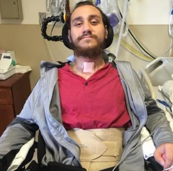 Anh Arbaugh là người đầu tiên trên thế giới được cấy chip vào não trong thử nghiệm của công ty của Elon Musk. Ảnh: CaringBridge. Anh Arbaugh là người đầu tiên trên thế giới được cấy chip vào não trong thử nghiệm của công ty của Elon Musk. Ảnh: CaringBridge.