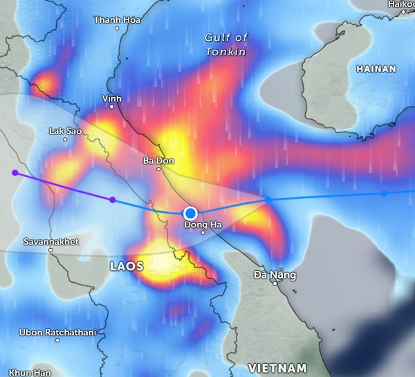 Dự báo mưa ở một số tỉnh thành miền Trung nước ta vào chiều tối nay, do ảnh hưởng của bão số 4. Ảnh: Zoom Earth, OpenStreetMap, JTWC. Dự báo mưa ở một số tỉnh thành miền Trung nước ta vào chiều tối nay, do ảnh hưởng của bão số 4. Ảnh: Zoom Earth, OpenStreetMap, JTWC.