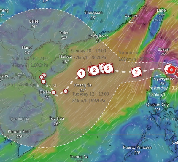 Mô hình của châu Âu dự báo bão Yinxing sẽ đi rất sát bờ biển nước ta. Nếu bão di chuyển thế này thì sẽ gây mưa nhiều, mưa to ở miền Trung, đặc biệt là khu vực từ Quảng Trị đến Quảng Ngãi. Ảnh: Windy, ECMWF. Mô hình của châu Âu dự báo bão Yinxing sẽ đi rất sát bờ biển nước ta. Nếu bão di chuyển thế này thì sẽ gây mưa nhiều, mưa to ở miền Trung, đặc biệt là khu vực từ Quảng Trị đến Quảng Ngãi. Ảnh: Windy, ECMWF.