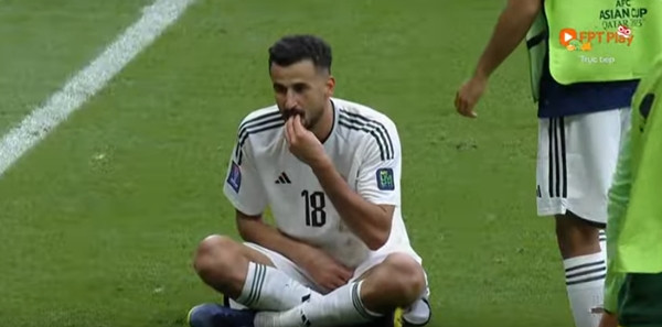 Hành động ăn mừng bàn thắng của Hussein. Ảnh: FPT Play. Hành động ăn mừng bàn thắng của Hussein. Ảnh: FPT Play.